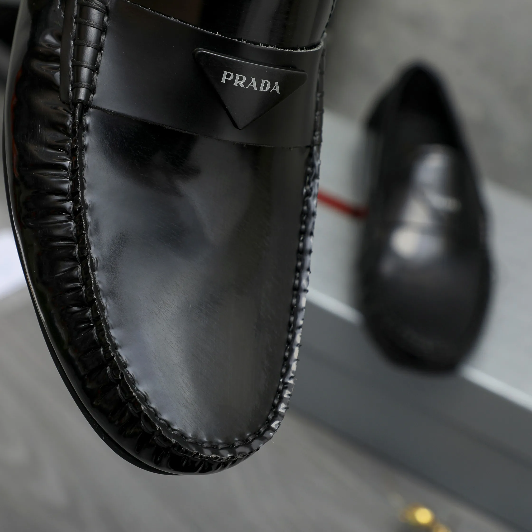 Men's shoes 💰p420 Product trademark: Men's shoes 💰pRADA [Prada] Casual slip-on men's shoes Regular size. Size: 38-44 Product materials: Selected patent cowhide upper, sheepskin lining, rubber outsole